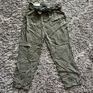 NWT Social Standard High Waisted paperbag pant! Size L